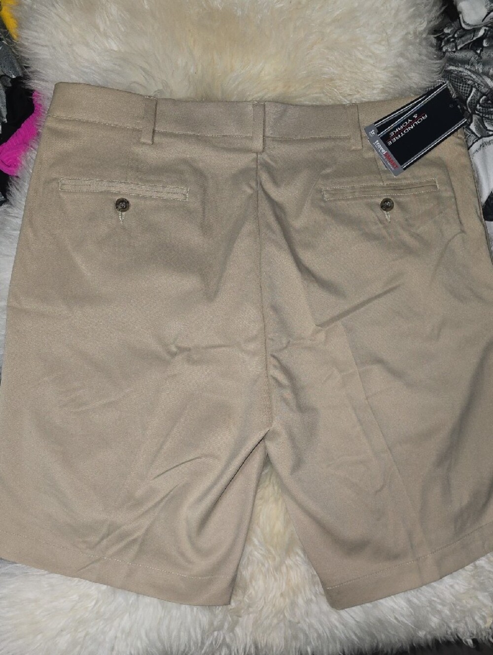 Roundtree & Yorke Travel Smart Men's Khaki Shorts - Picture 3 of 3